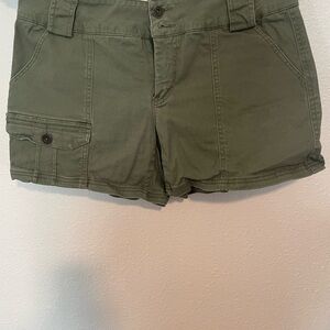 Market & Spruce Olive Green Cargo Shorts Utilitarian Design